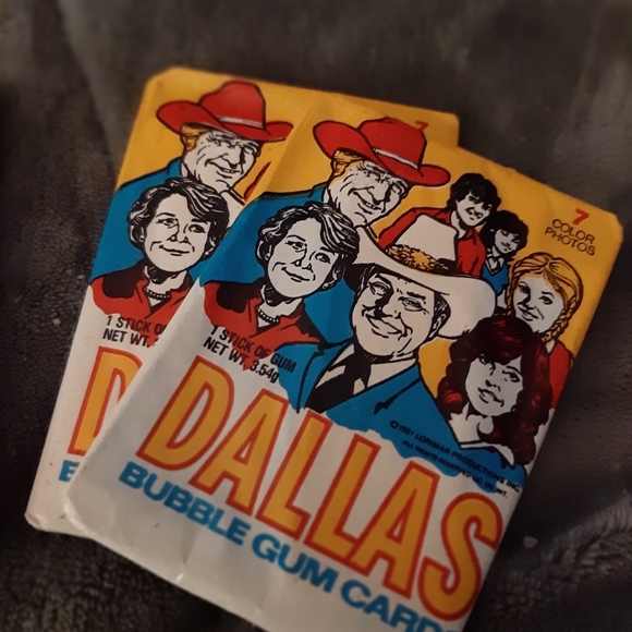 Vintage Other - Set of 2 1981 Dallas trading cards